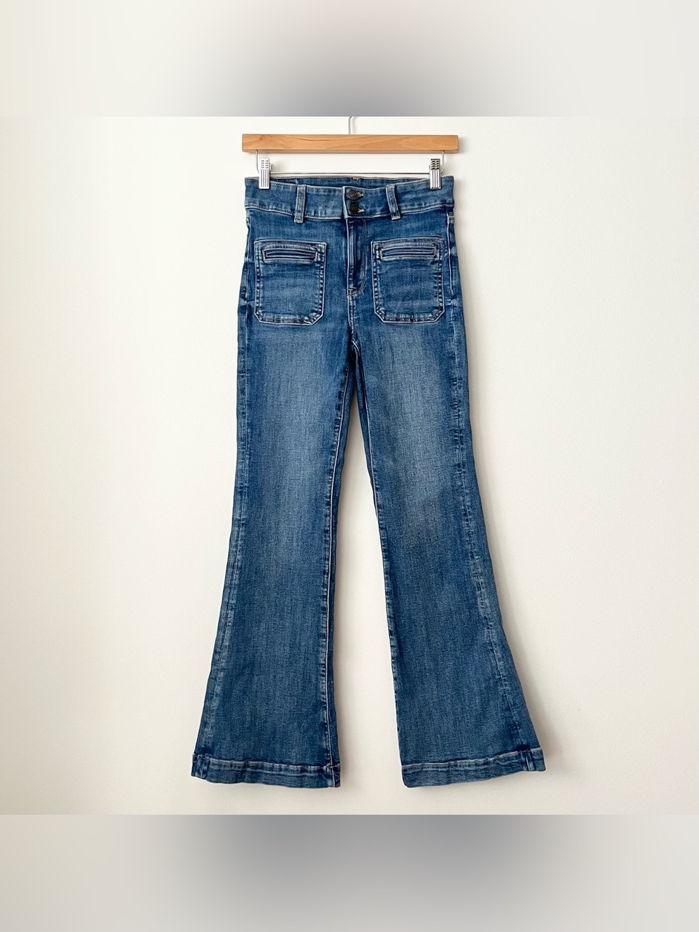 American Eagle Women's High Rise Flare Leg Jeans Size 2 Stretch Patch Pockets